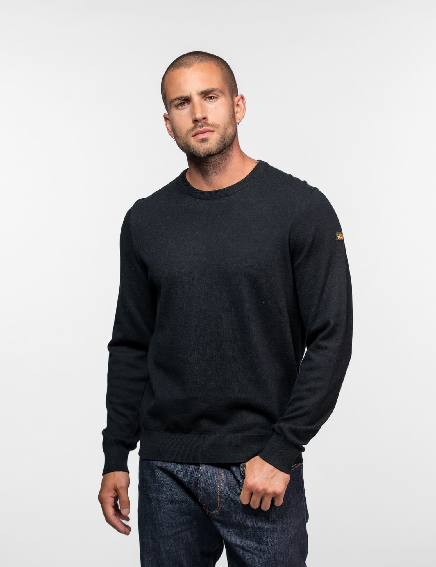 Amick - Round neck cashmere sweater
