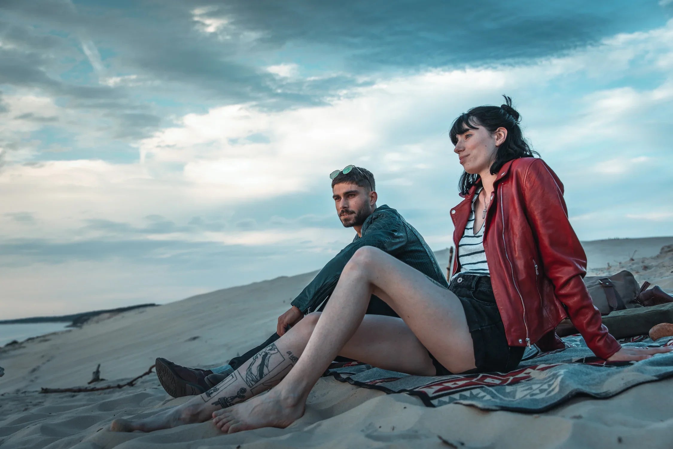 LE CUIR, VRAIMENT TROP CHAUD POUR L’ÉTÉ ?