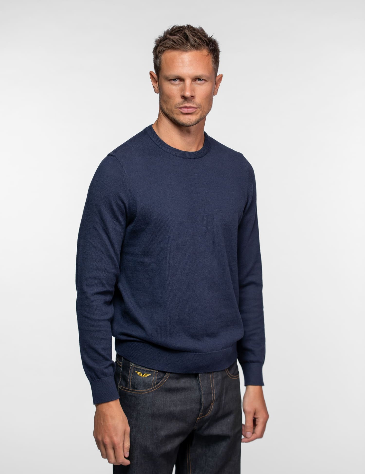 Amick - Round neck cashmere sweater