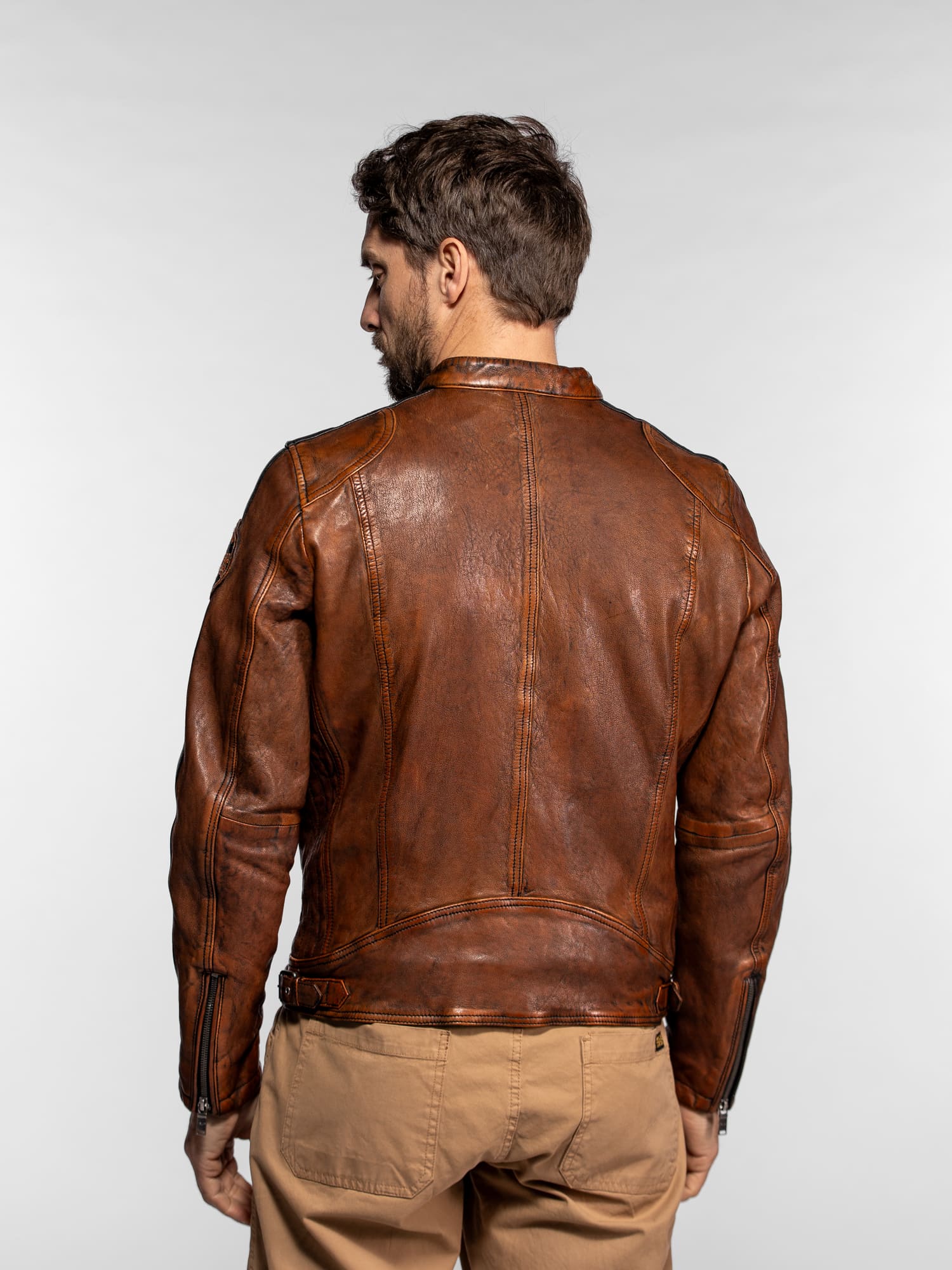 104684_RUST__8.jpg?crop=center