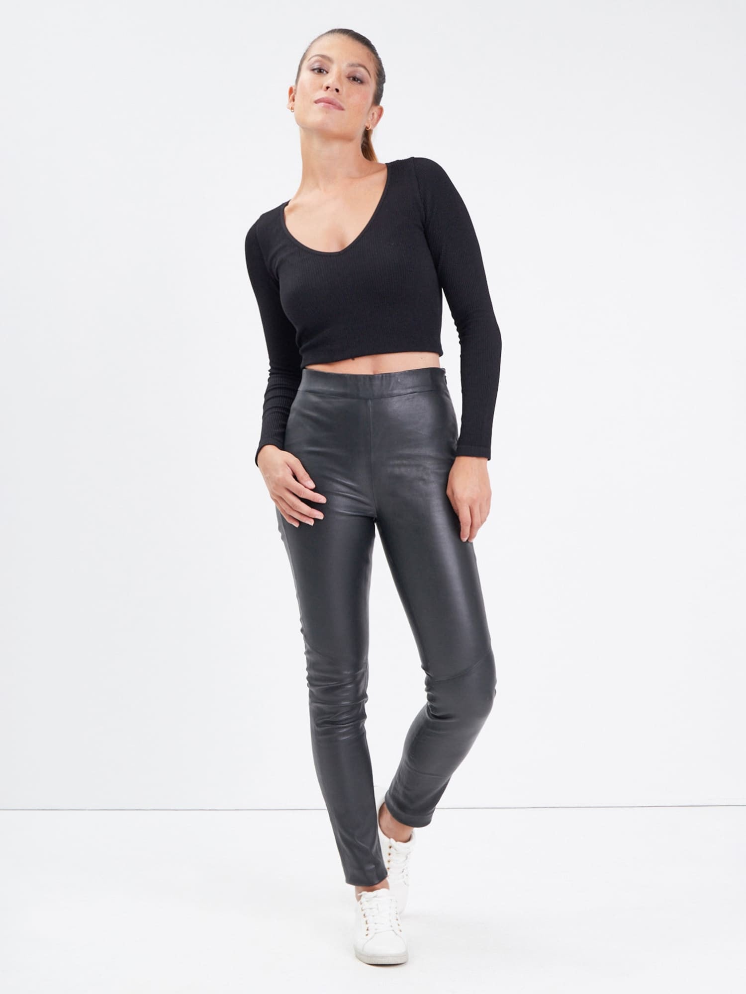 Suzana - Pantalon cuir femme - Accueil