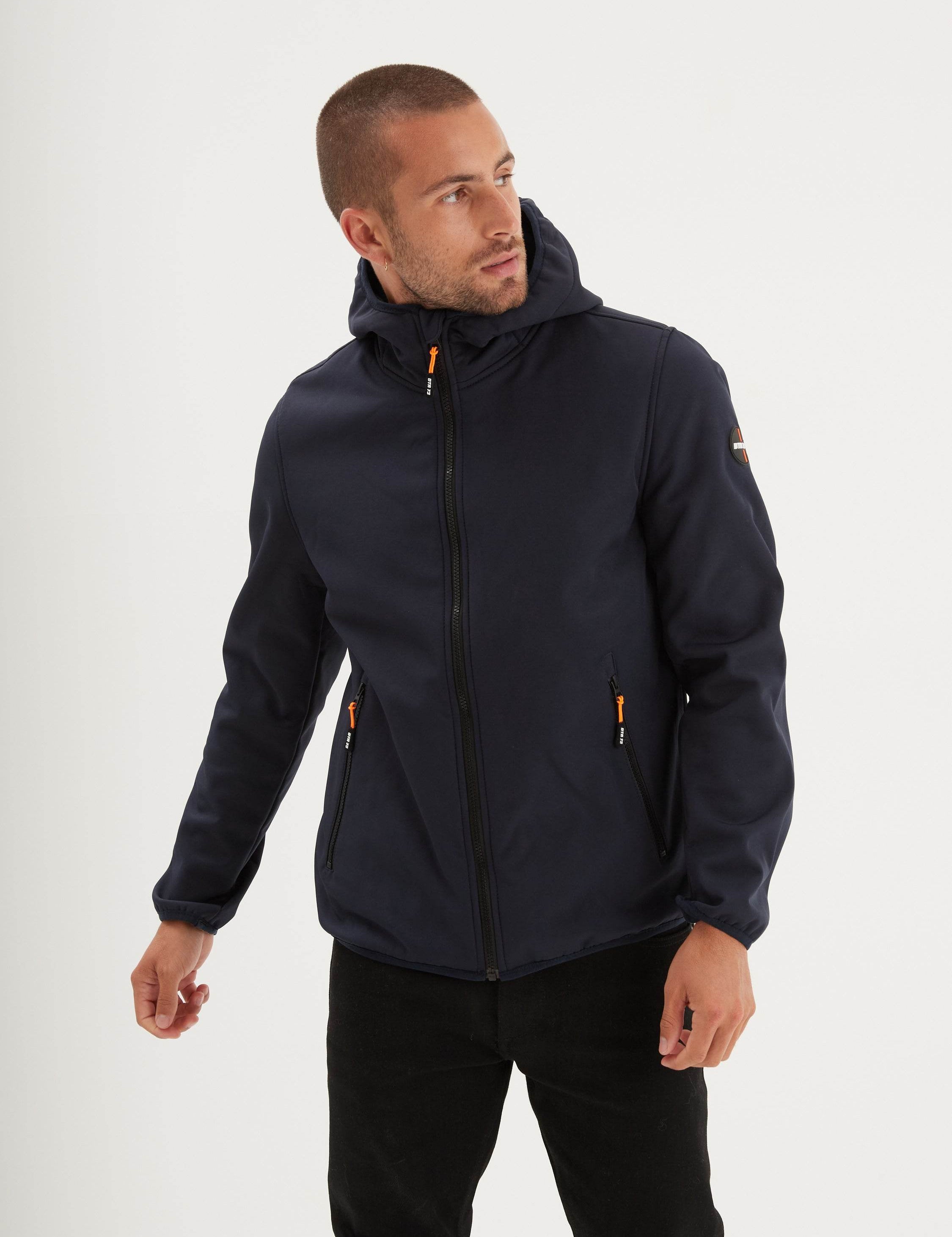 Veste softshell dark navy avec capuche et zips orange.